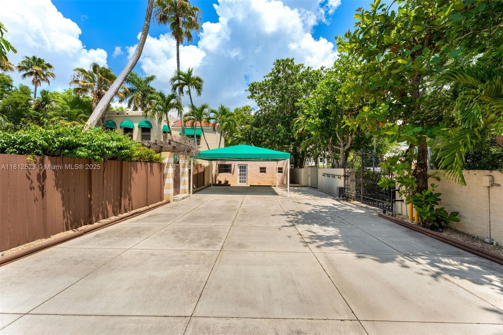 Miami, Florida, 33133, United States, 5 Bedrooms Bedrooms, ,5 BathroomsBathrooms,Residential,For Sale,1838928