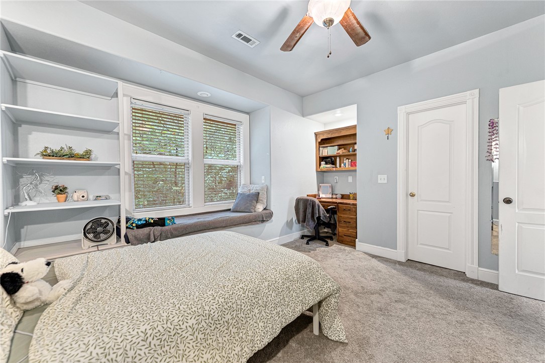 Gravette, Arkansas, 72736, United States, 3 Bedrooms Bedrooms, ,3 BathroomsBathrooms,Residential,For Sale,1933044