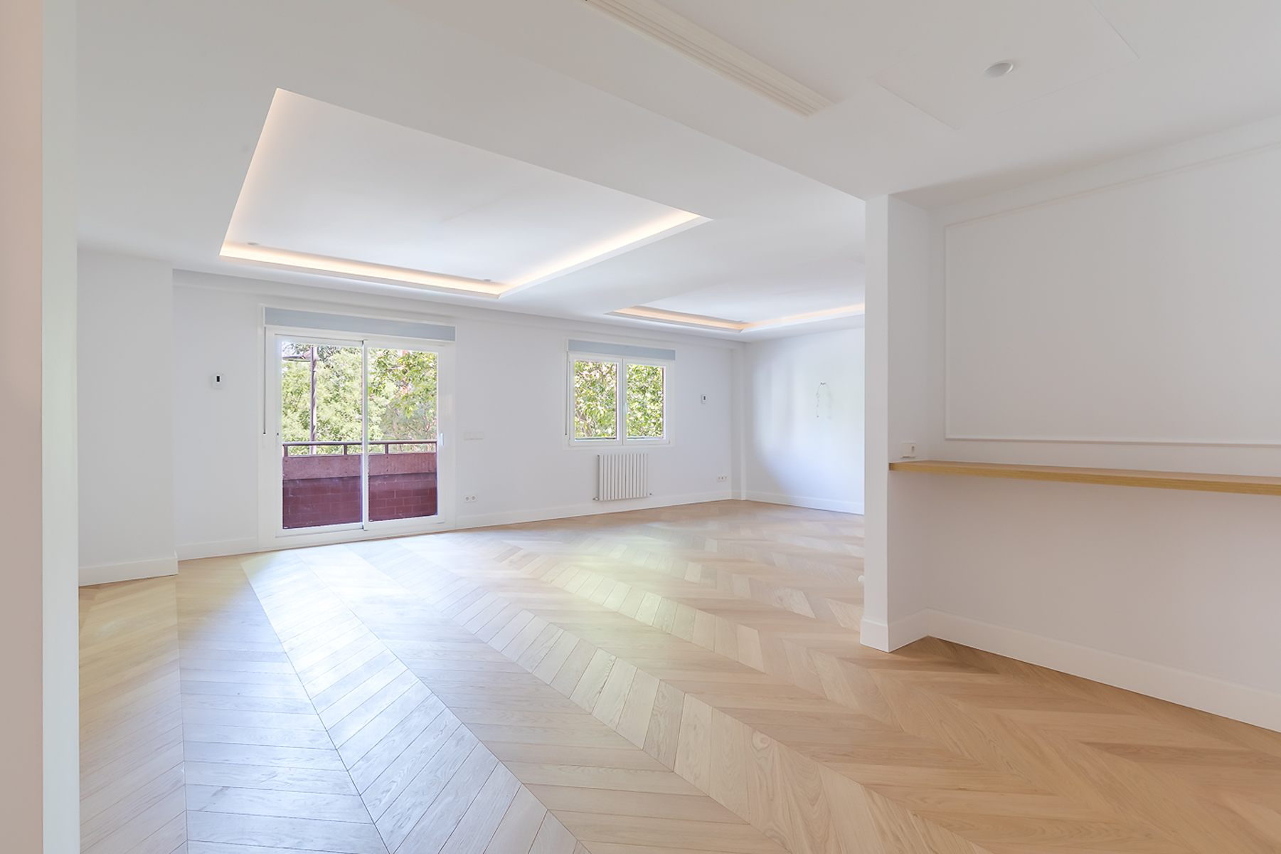  Flat with large terrace, balcony, parking, and storage room - 物件實景