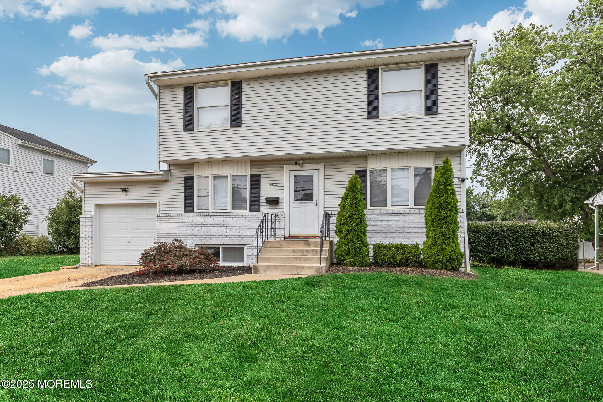 11 Cornell Dr, Hazlet, NJ 07730