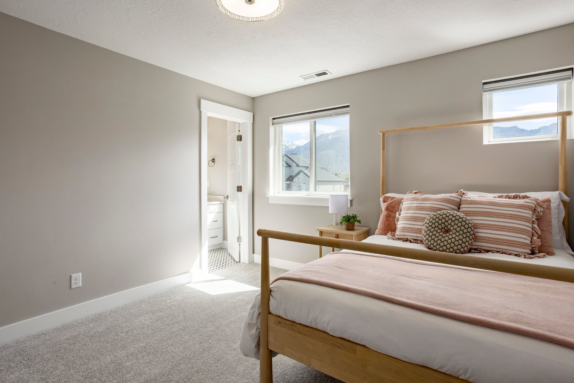  Practically Brand New Home in Highland, with Stunning Mountain Views - 物件實景