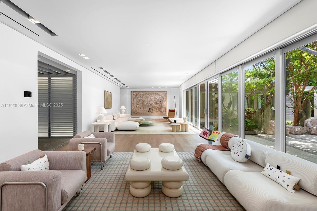Miami Beach, Florida, 33141, United States, 4 Bedrooms Bedrooms, ,6 BathroomsBathrooms,Residential,For Sale,1862454