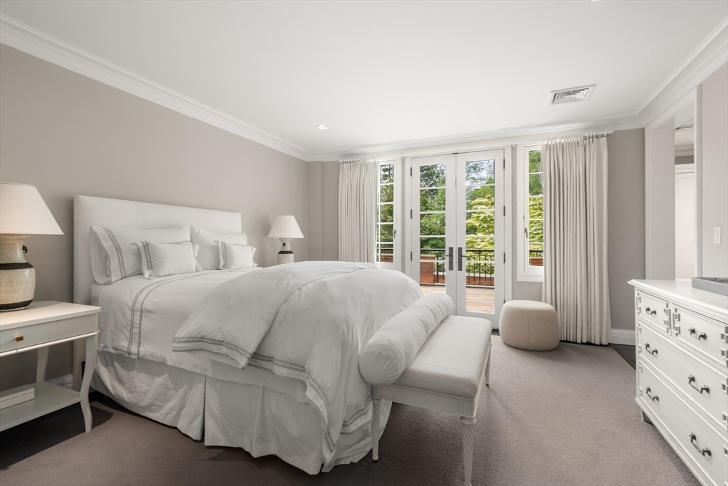 Brookline, Massachusetts, 02467, United States, 7 Bedrooms Bedrooms, ,11 BathroomsBathrooms,Residential,For Sale,1840282
