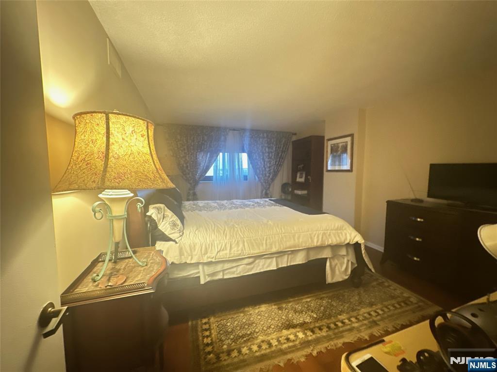 Hackensack, New Jersey, 07601, United States, 2 Bedrooms Bedrooms, ,2 BathroomsBathrooms,Residential,For Sale,1912760