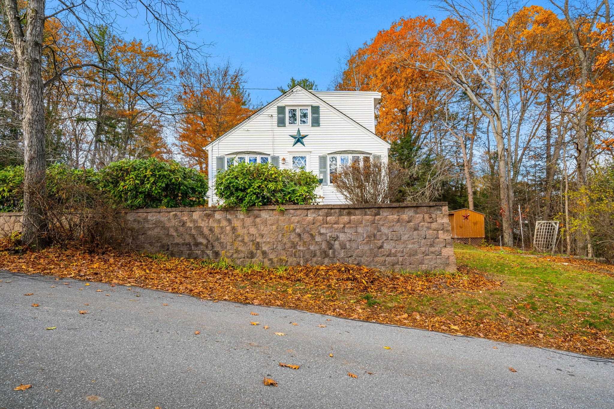 Pelham, New Hampshire, 03076, United States, 3 Bedrooms Bedrooms, ,1 BathroomBathrooms,Residential,For Sale,1991276