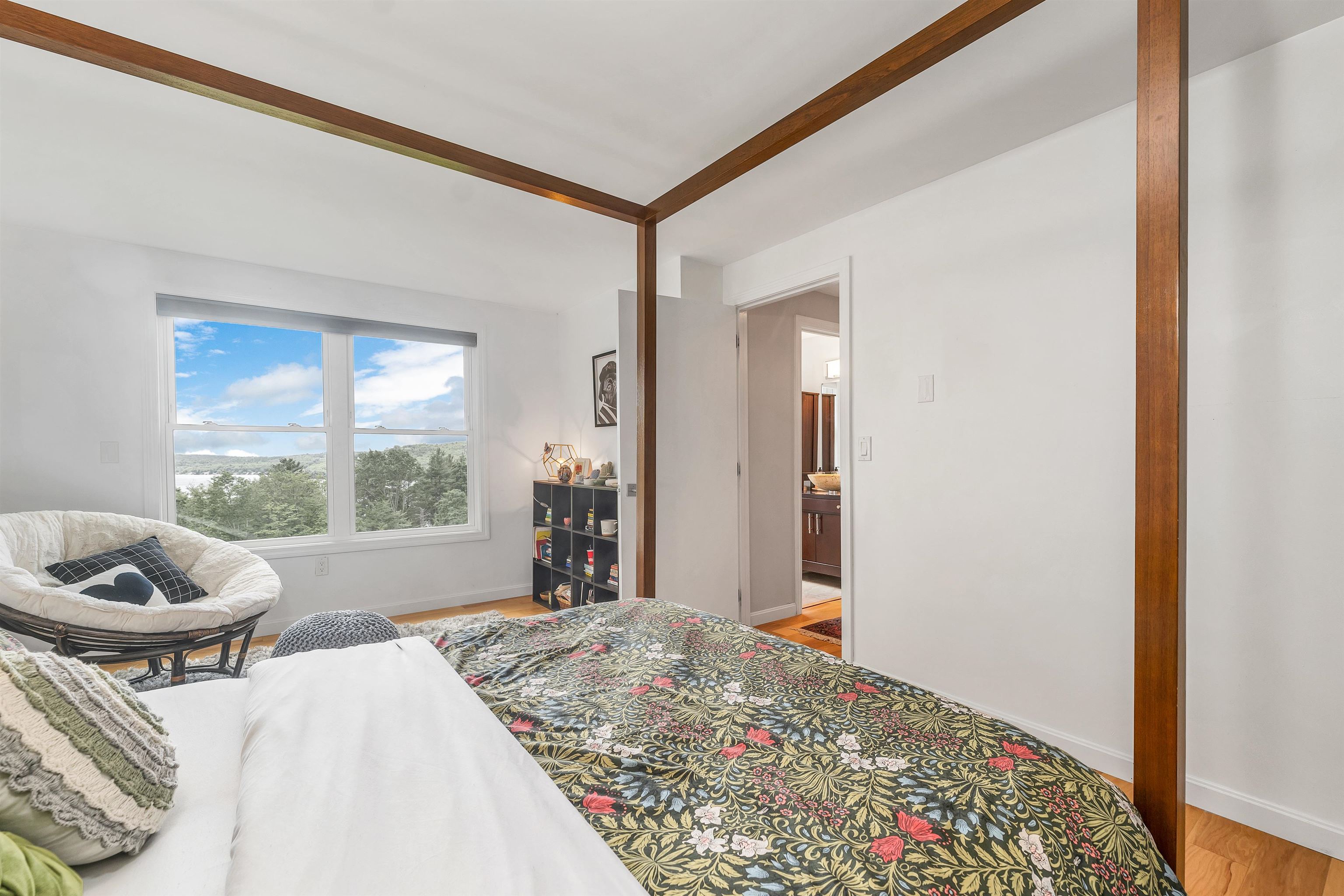 Meredith, New Hampshire, 03253, United States, 3 Bedrooms Bedrooms, ,2 BathroomsBathrooms,Residential,For Sale,1901230