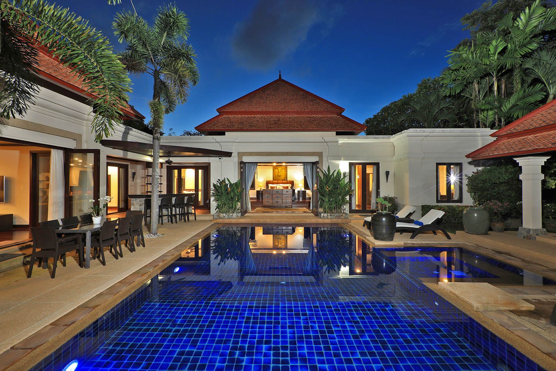 Luxurious Villa in Laguna 