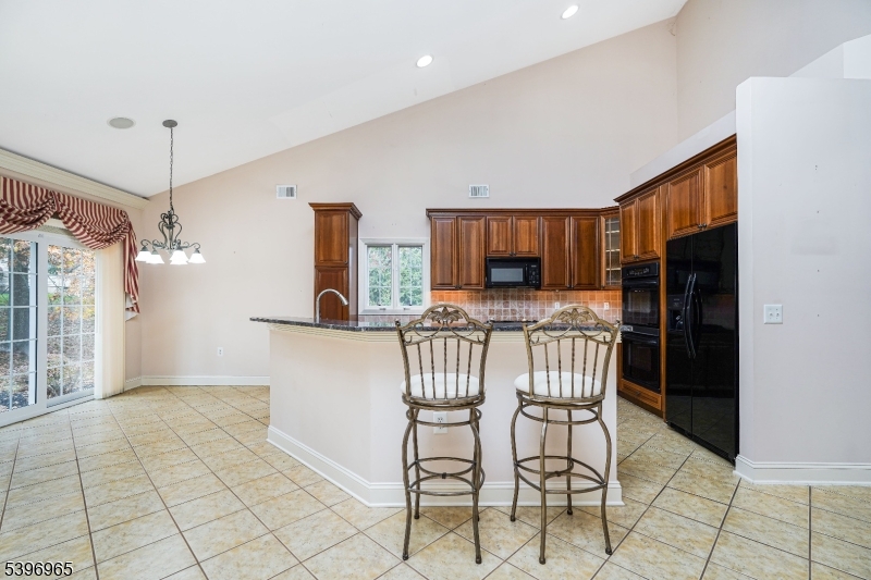 Franklin Twp., New Jersey, 08873, United States, 2 Bedrooms Bedrooms, ,3 BathroomsBathrooms,Residential,For Sale,1992917