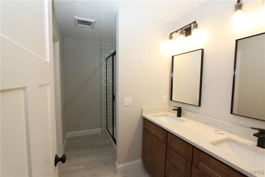 Baldwinsville, New York, 13027, United States, 4 Bedrooms Bedrooms, ,3 BathroomsBathrooms,Residential,For Sale,1686652