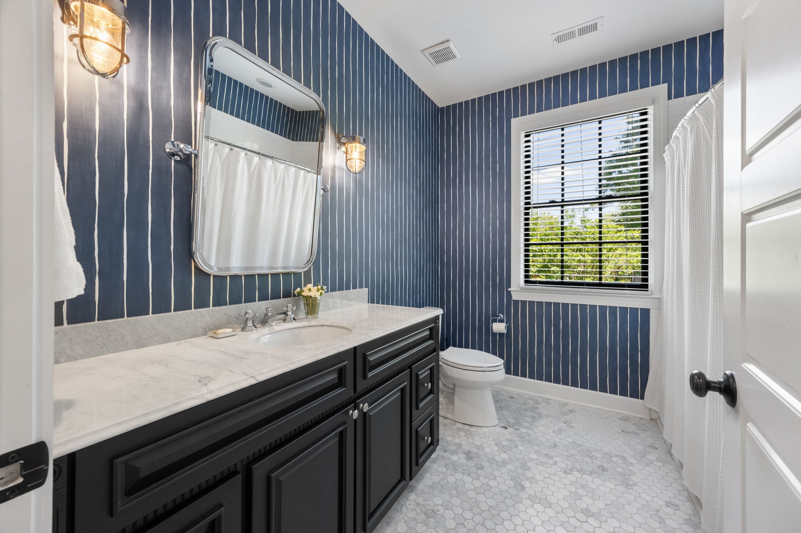  Nearly New Expertly Designed Kirkwood Home - 物件實景