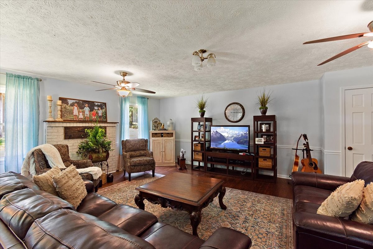 Five Points, Tennessee, 38457, United States, 4 Bedrooms Bedrooms, ,4 BathroomsBathrooms,Residential,For Sale,1902817
