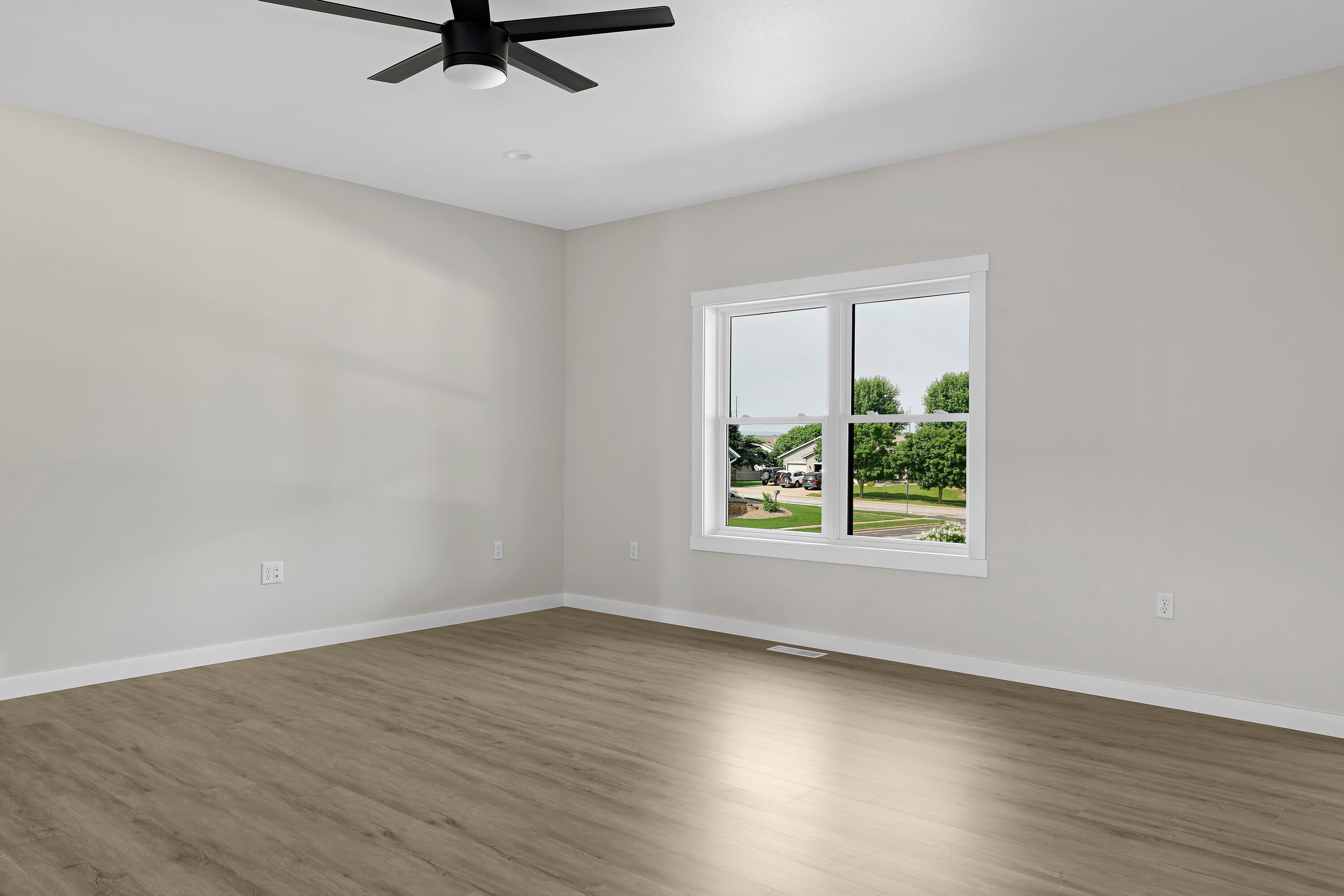 Holmen, Wisconsin, 54636, United States, 3 Bedrooms Bedrooms, ,2 BathroomsBathrooms,Residential,For Sale,1779685