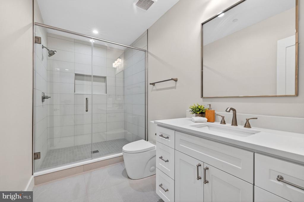 Kensington, Maryland, 20895, United States, 5 Bedrooms Bedrooms, ,5 BathroomsBathrooms,Residential,For Sale,2048532