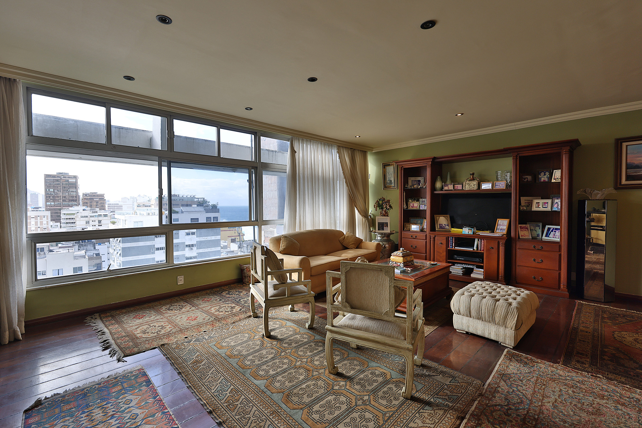  150 sqm apartment with side ocean views on Leblon’s beach block - 物件實景