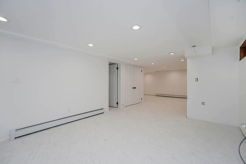 Staten Island, New York, 10314, United States, 4 Bedrooms Bedrooms, ,2 BathroomsBathrooms,Residential,For Sale,1895185