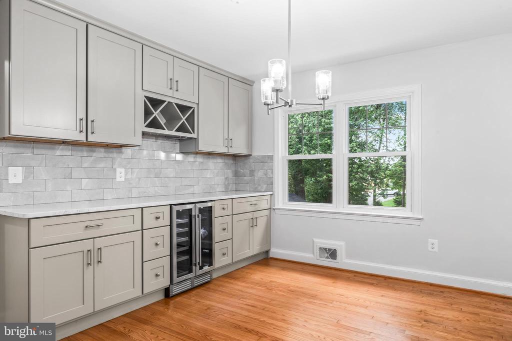 Falls Church, Virginia, 22043, United States, 5 Bedrooms Bedrooms, ,3 BathroomsBathrooms,Residential,For Sale,1977846