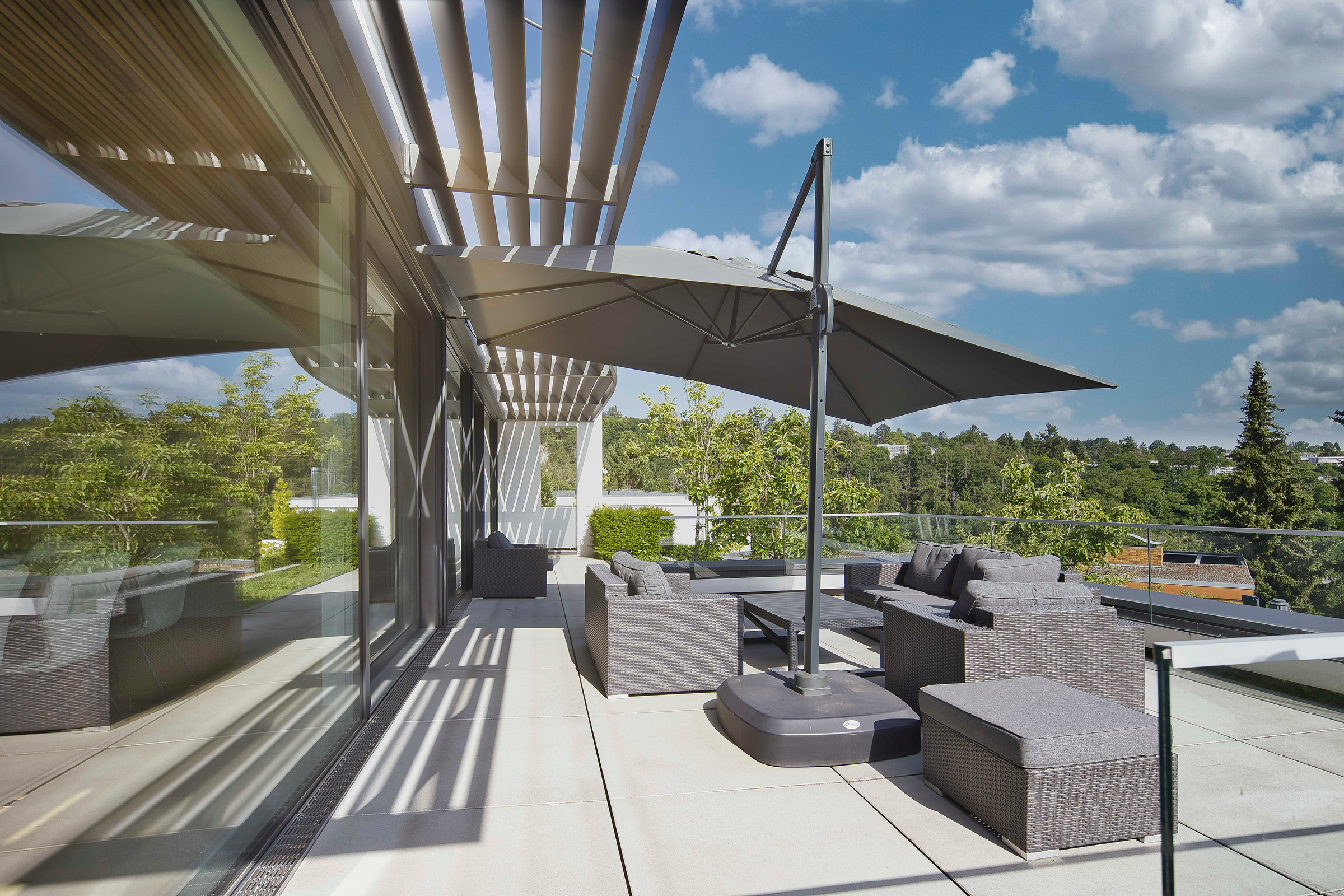  Architecture, Light, and Panoramic Views – A Modern Villa in a Prime Location - 物件實景