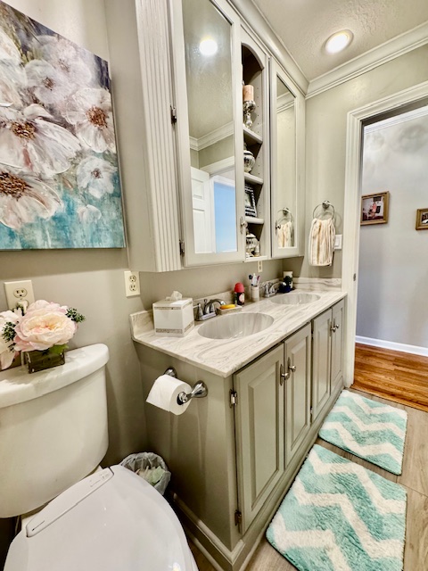 Paragould, Arkansas, 72450, United States, 5 Bedrooms Bedrooms, ,3 BathroomsBathrooms,Residential,For Sale,1955284