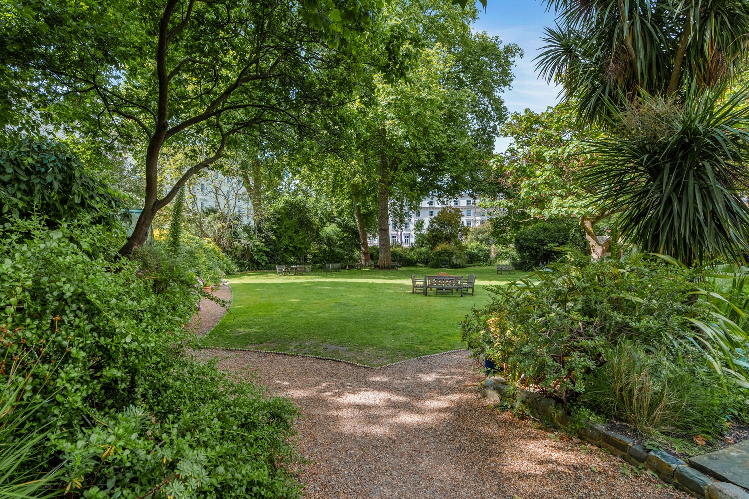  A beautiful brand-new mews home with private parking and award-winning gardens - 物件實景