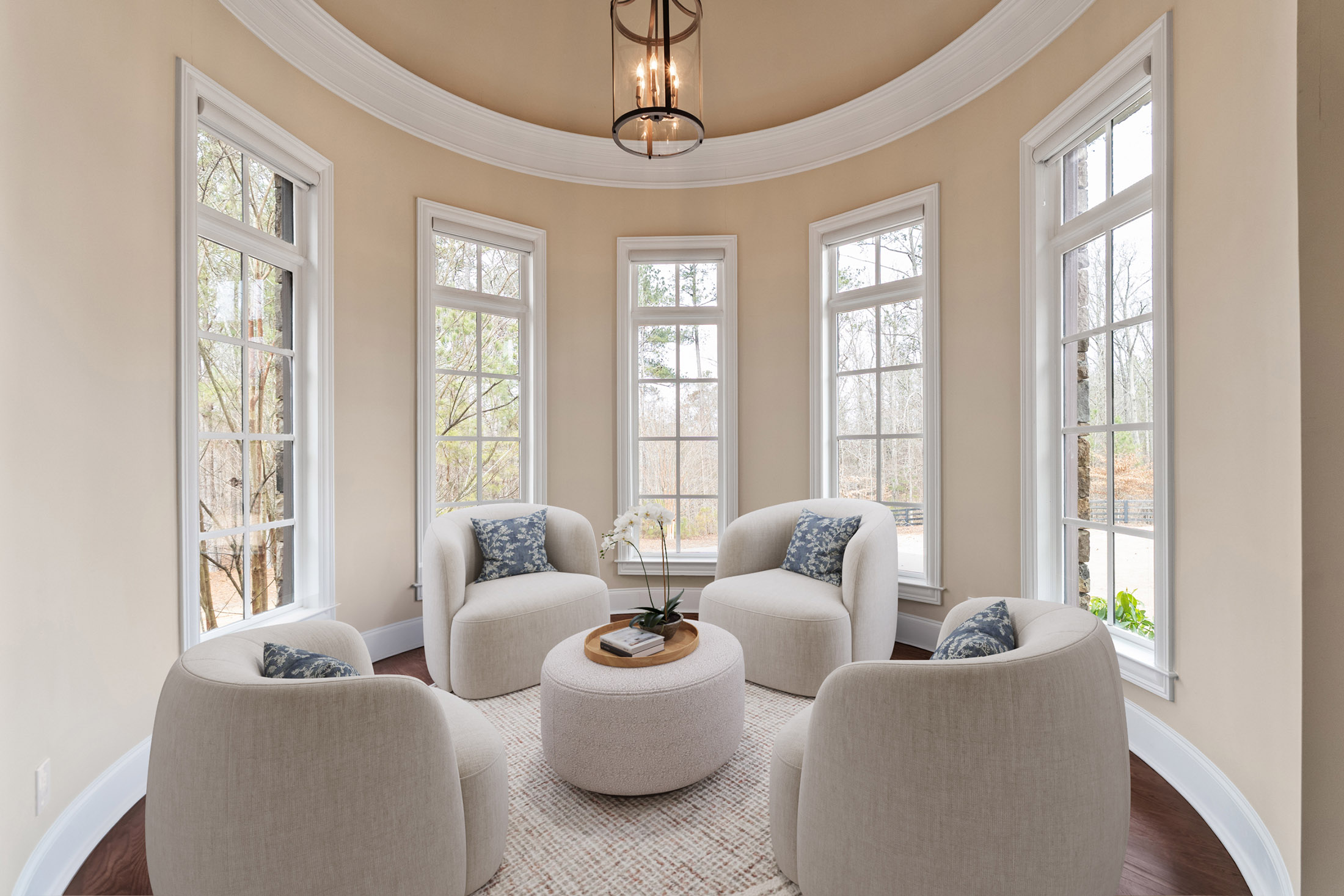  An Reminiscent of Old-World Charm Meets Modern Luxury on This Milton Estate - 物件實景
