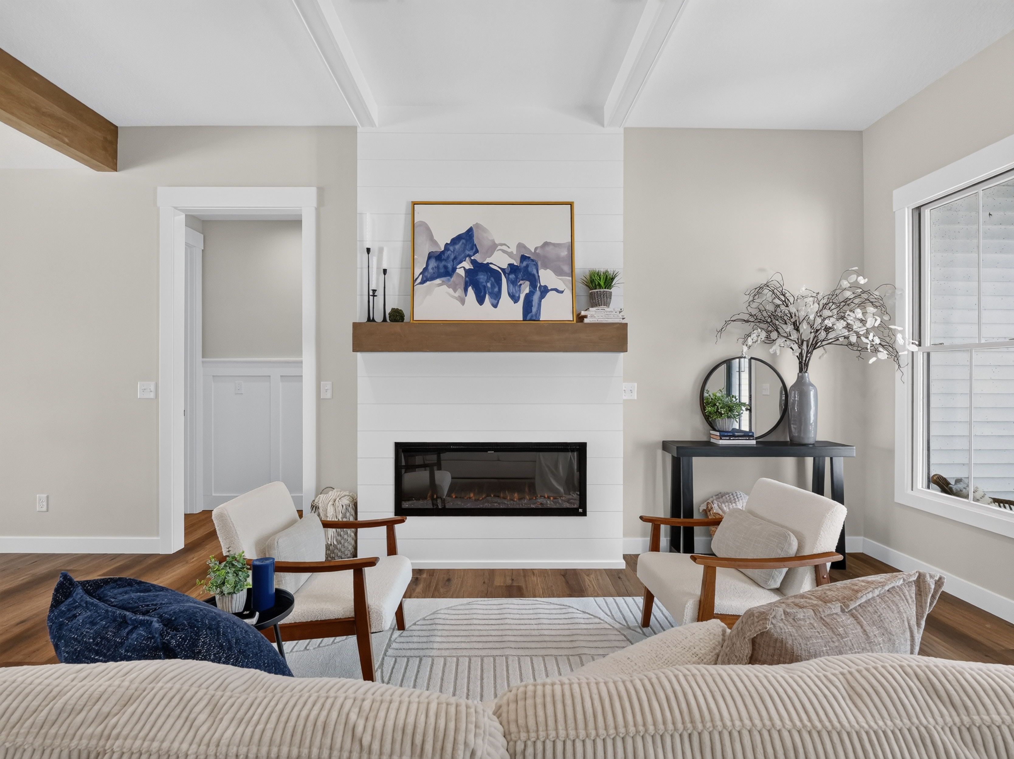  Modern Farmhouse w/ High-End Finishes - 物件實景