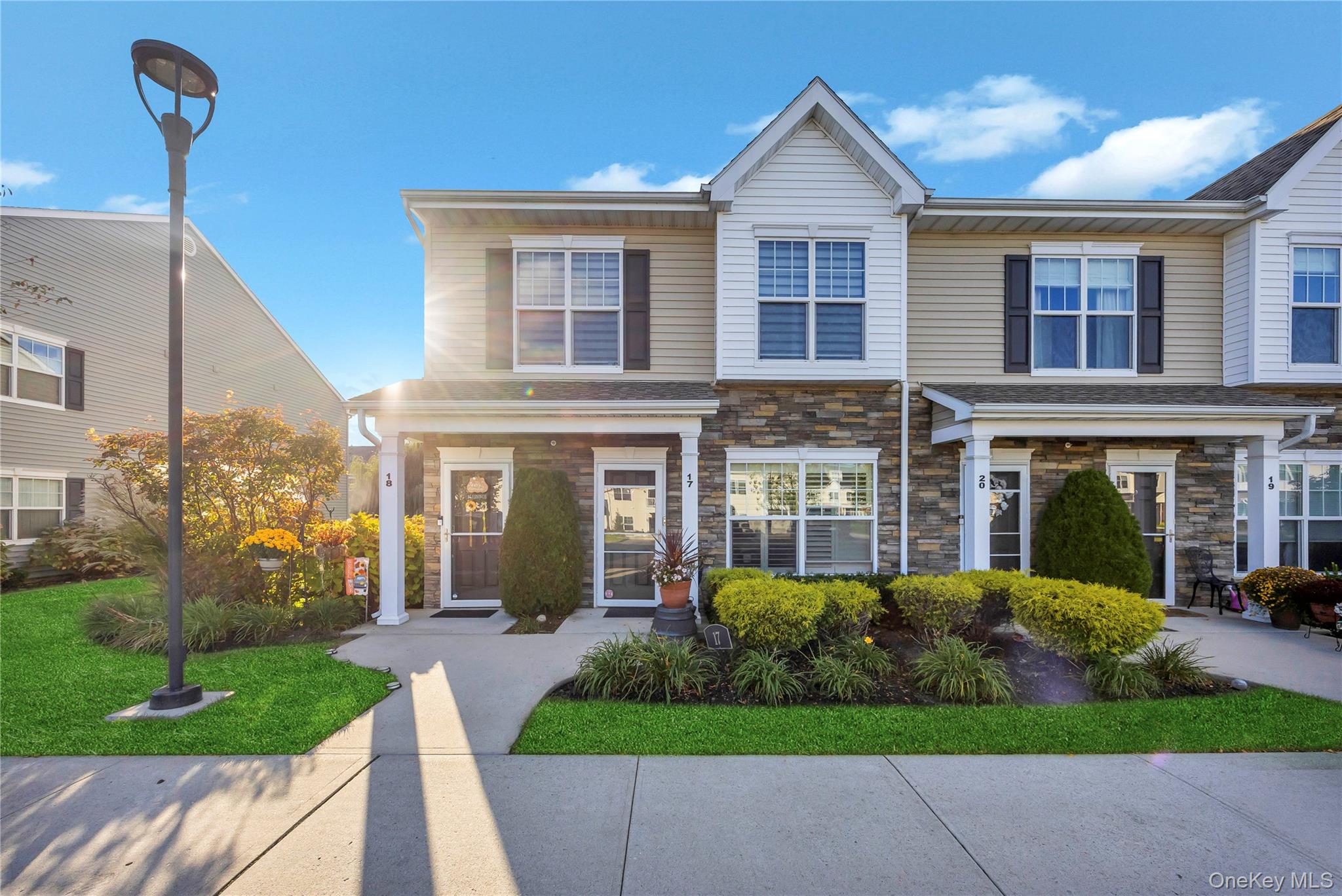 Central Islip, New York, 11722, United States, 2 Bedrooms Bedrooms, ,2 BathroomsBathrooms,Residential,For Sale,1991453