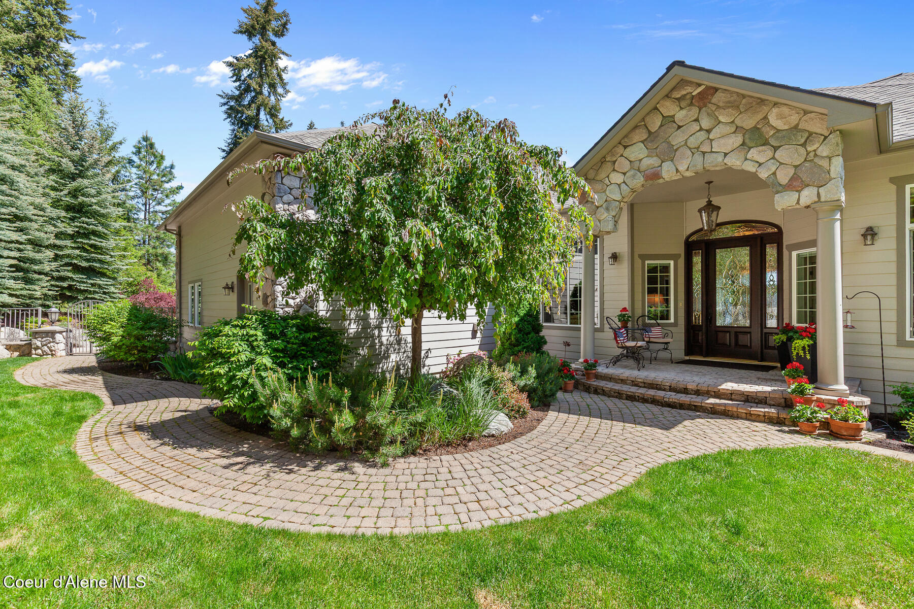 Coeur d'Alene, Idaho, 83814, United States, 4 Bedrooms Bedrooms, ,Residential,For Sale,2048588