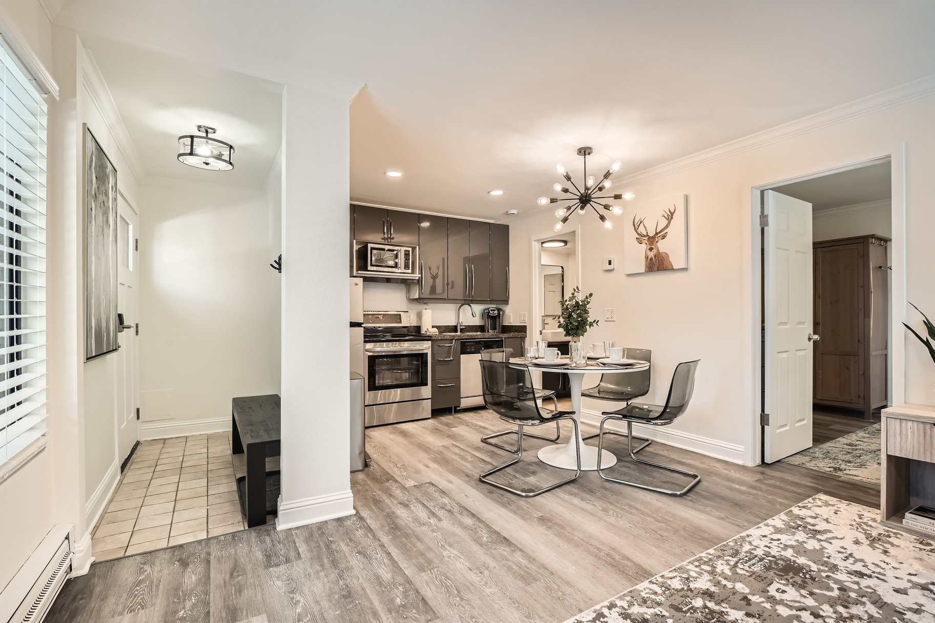  Hidden Gem Alert. Pond-Front. Turnkey. Income-Ready - 物件實景