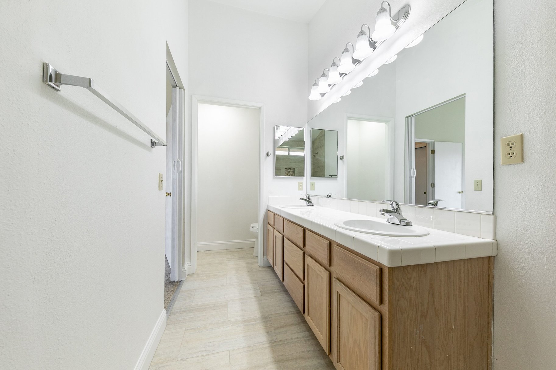  3 Bedrooms, 2 bath, 2 car garage, single level home in Minden NV - 物件實景