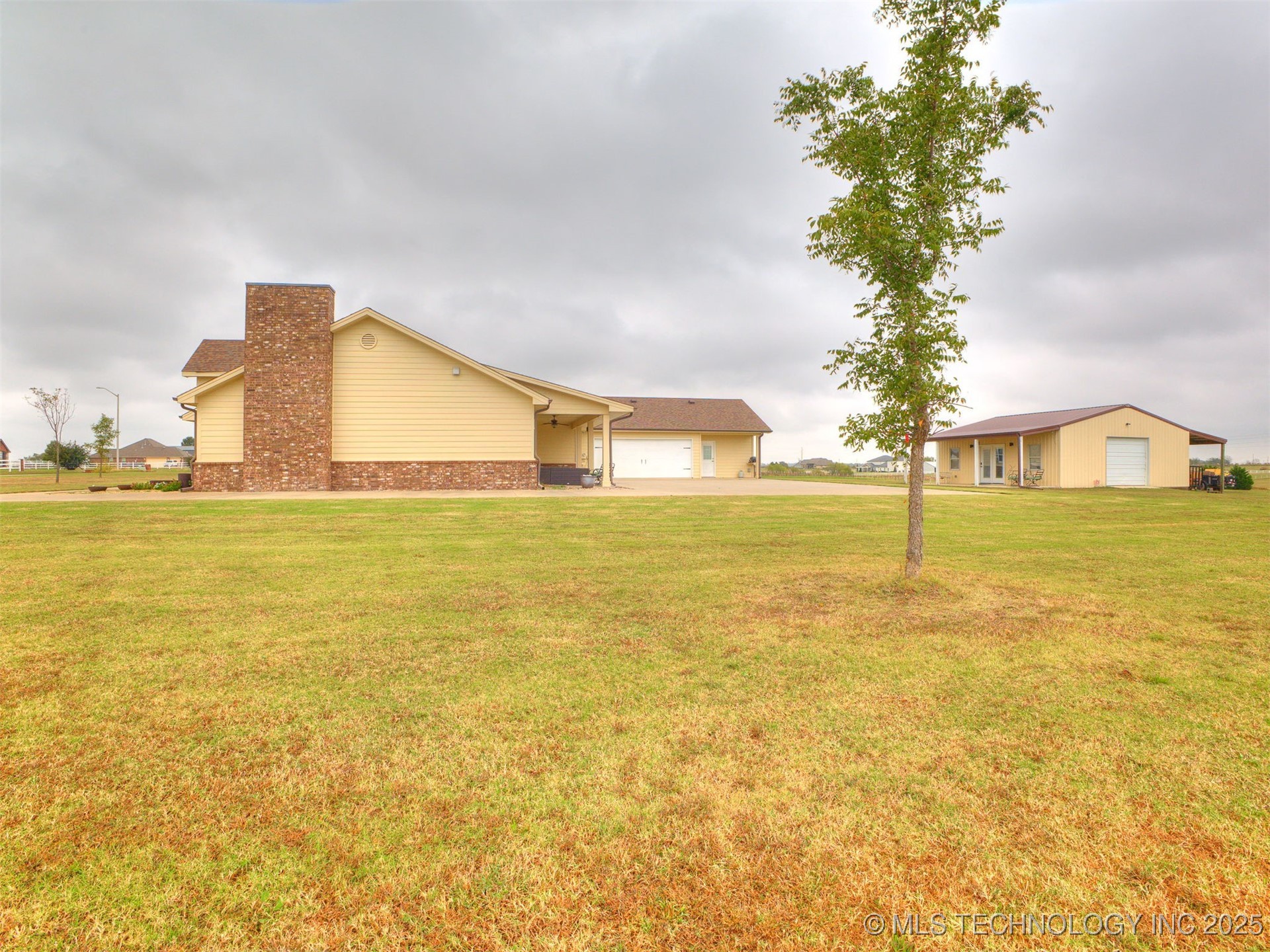 Mounds, Oklahoma, 74047, United States, 4 Bedrooms Bedrooms, ,4 BathroomsBathrooms,Residential,For Sale,1985246
