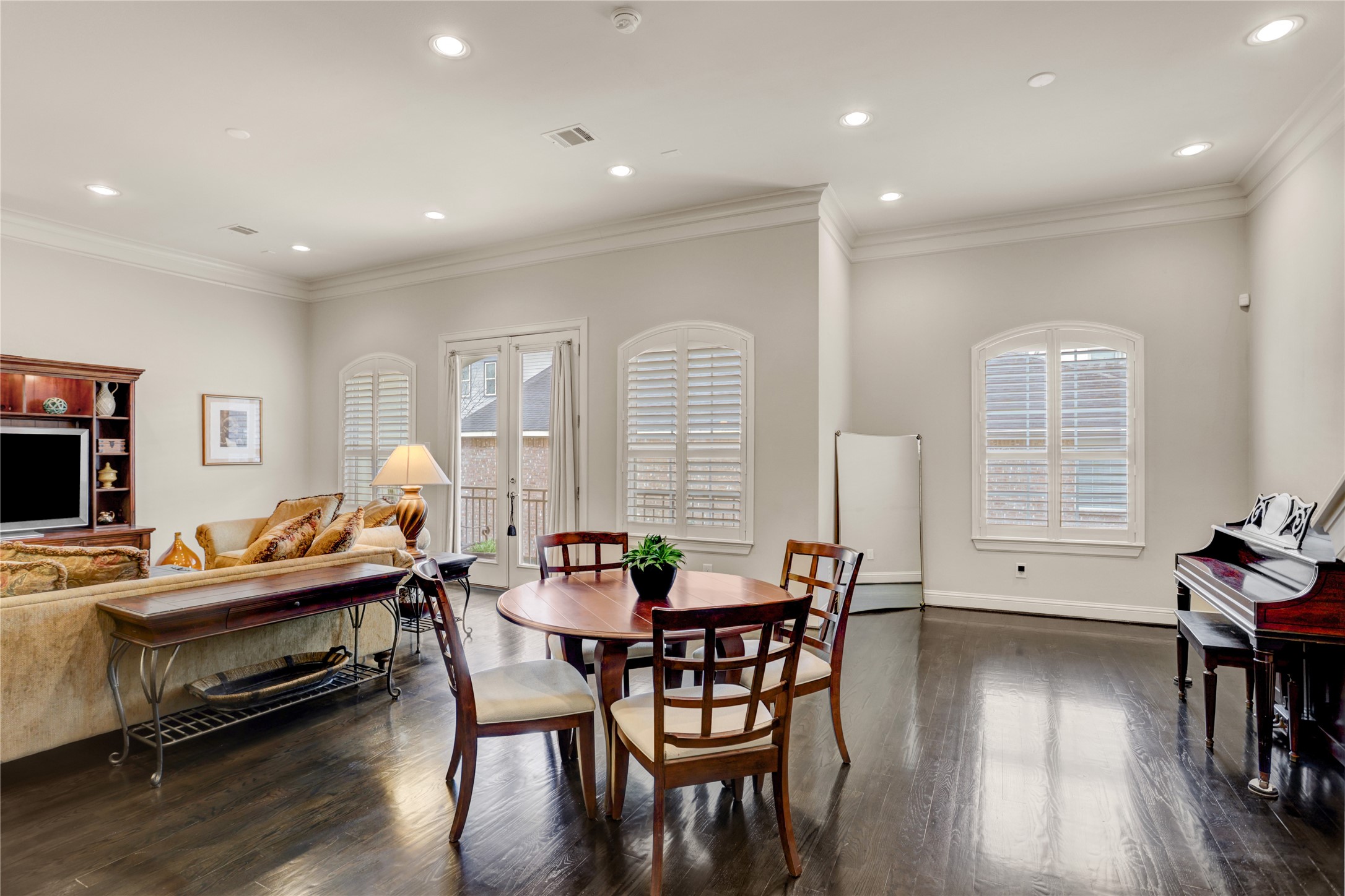  5637 Kiam Street D - 物件實景