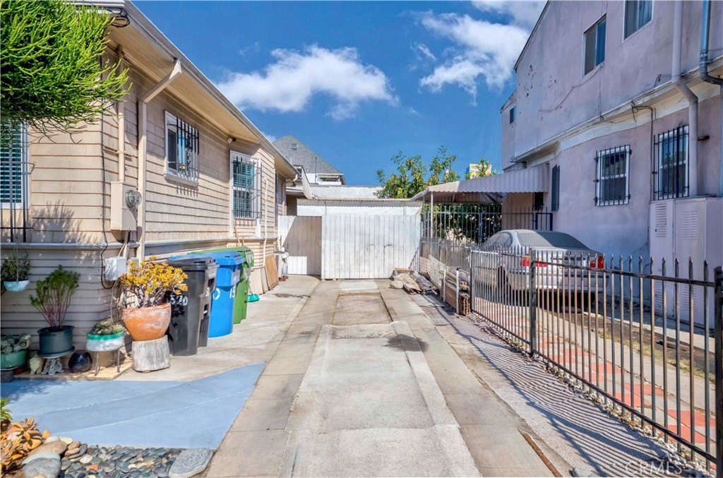 1520 S New Hampshire Avenue, Los Angeles, California, 90006, United States, 2 Bedrooms Bedrooms, ,1 BathroomBathrooms,Residential,For Sale,1520 S New Hampshire Avenue,1599966