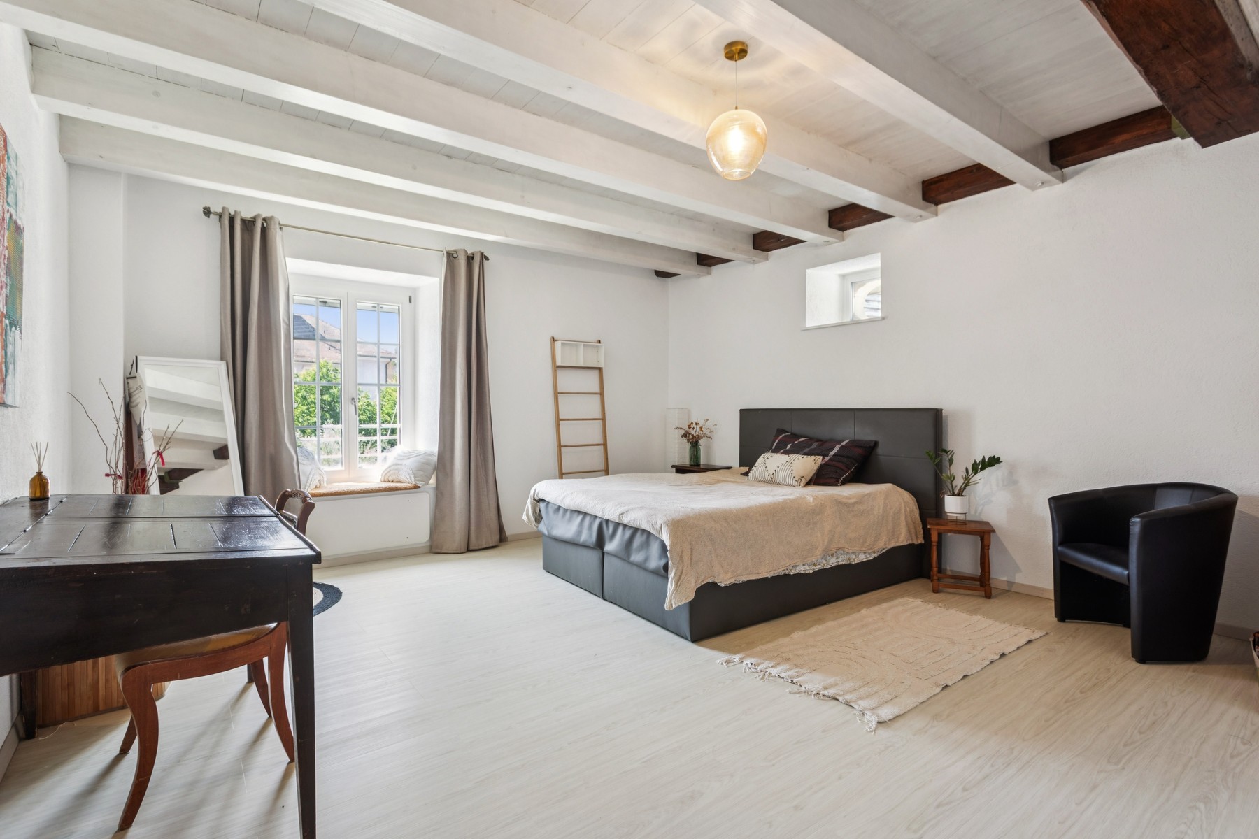  Spacious rooms that inspire, charming character, a home ready to move into - 物件實景