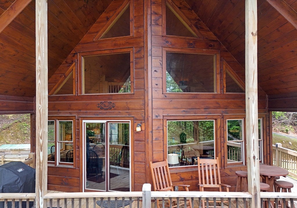 Blue Ridge, Georgia, 30513, United States, 3 Bedrooms Bedrooms, ,2 BathroomsBathrooms,Residential,For Sale,1859730