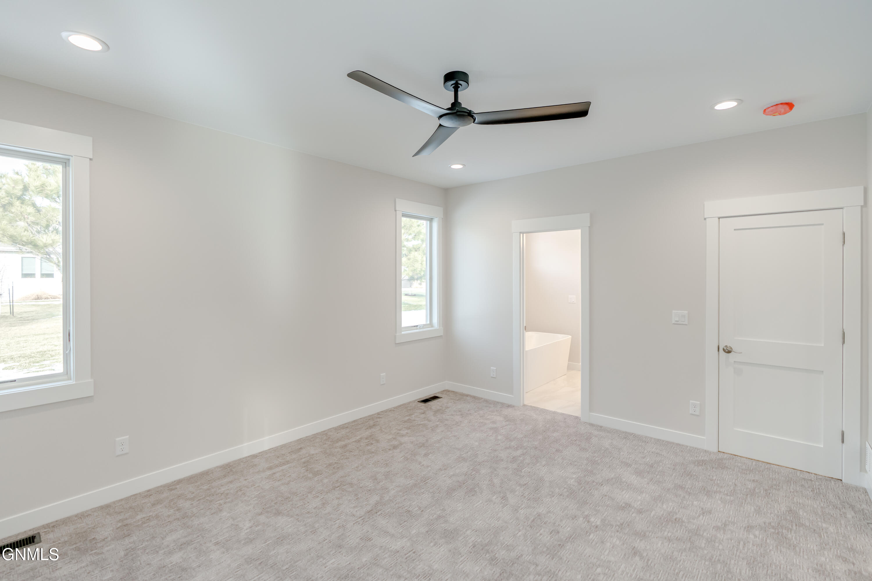 Bismarck, North Dakota, 58504, United States, 3 Bedrooms Bedrooms, ,3 BathroomsBathrooms,Residential,For Sale,2032789