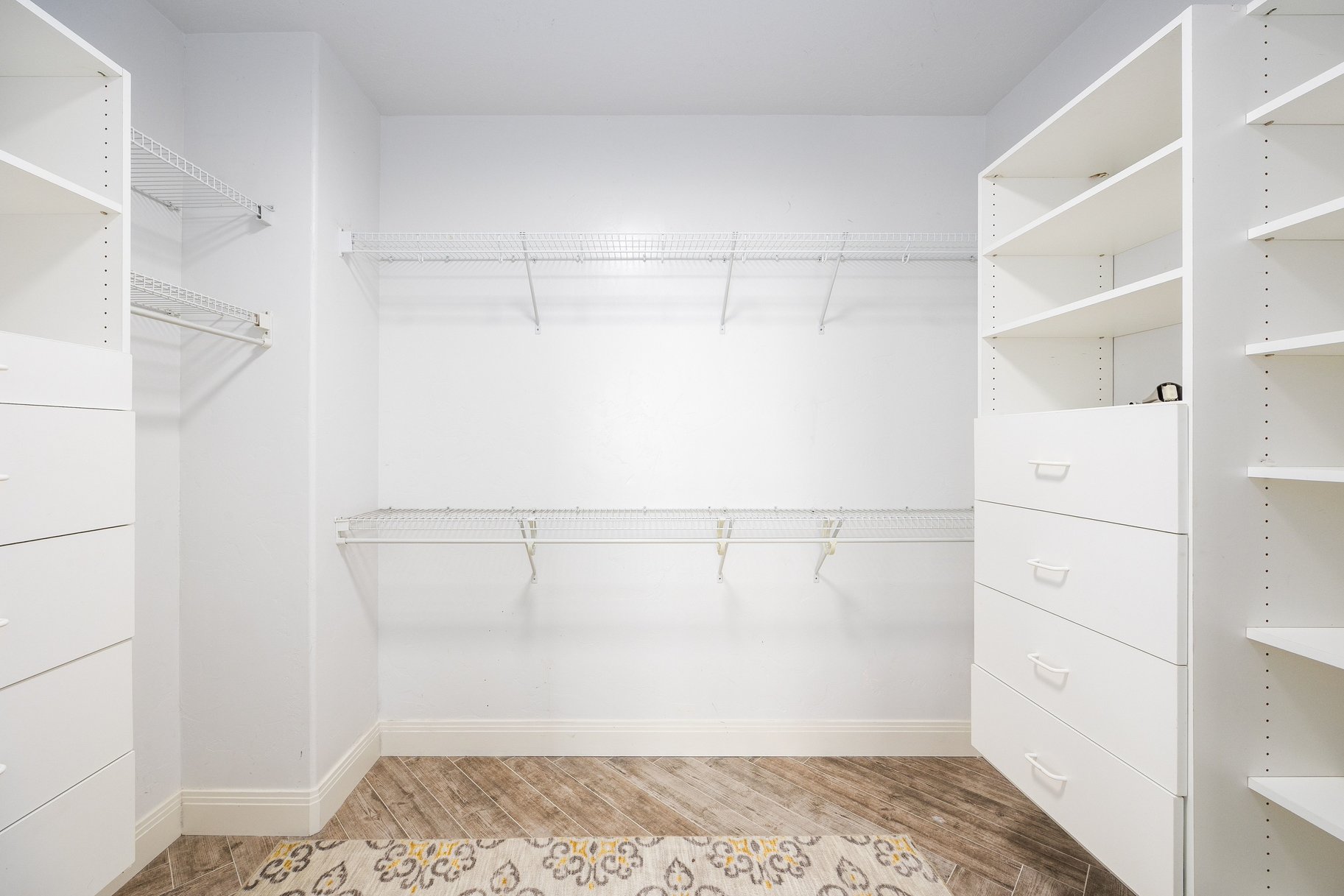  Newly Updated Home with Pool, Lazy River & Detached Garage - 物件實景