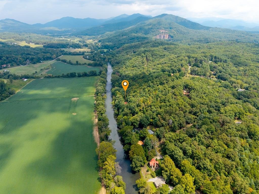 Murphy, North Carolina, 28906, United States, 2 Bedrooms Bedrooms, ,2 BathroomsBathrooms,Residential,For Sale,1976149