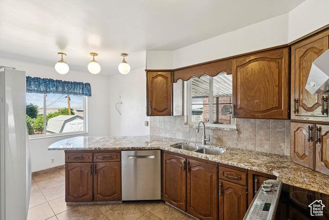 Woods Cross, Utah, 84010, United States, 5 Bedrooms Bedrooms, ,4 BathroomsBathrooms,Residential,For Sale,1927972