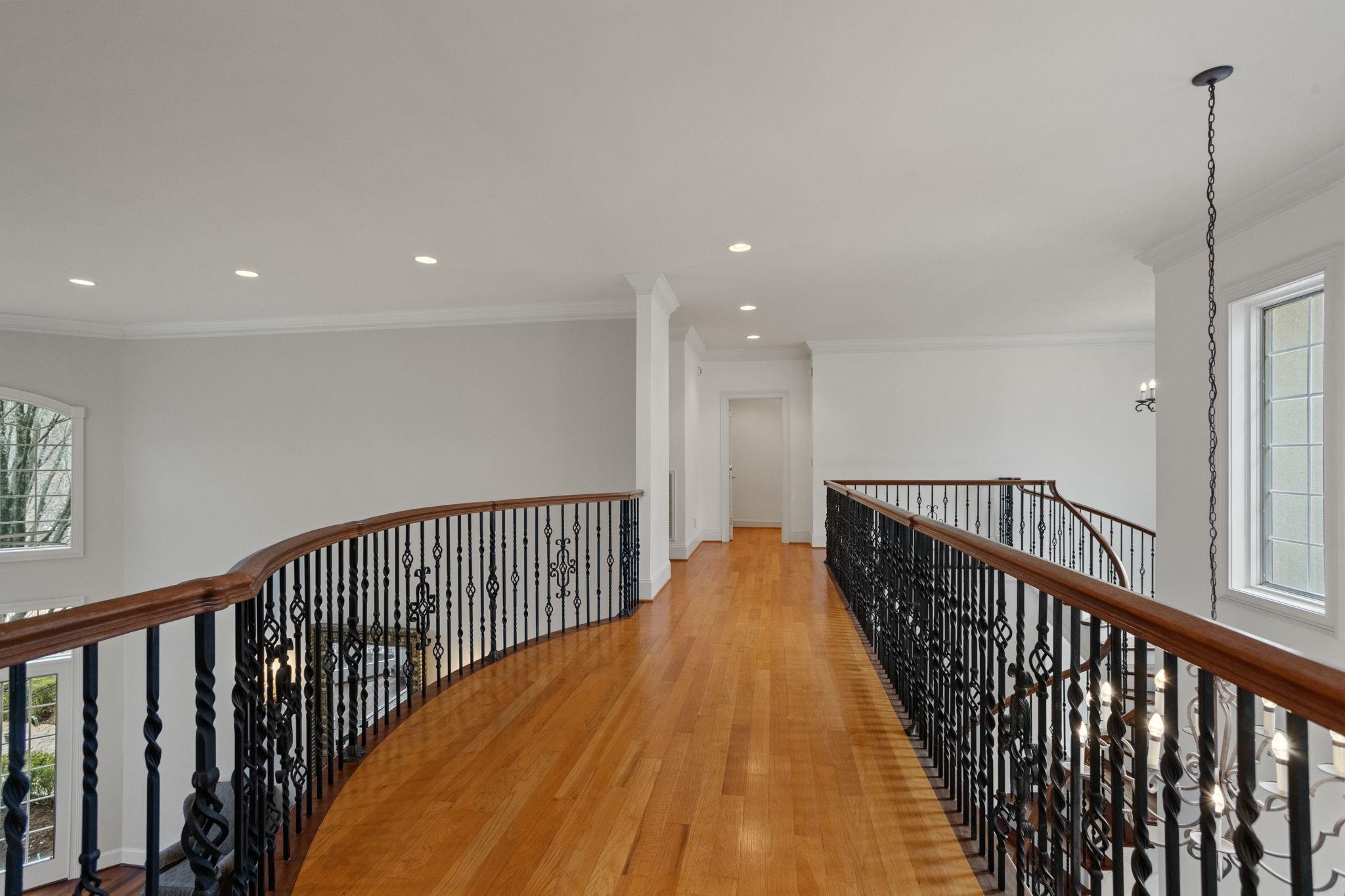 Spartanburg, South Carolina, 29301, United States, 5 Bedrooms Bedrooms, ,7 BathroomsBathrooms,Residential,For Sale,2008167