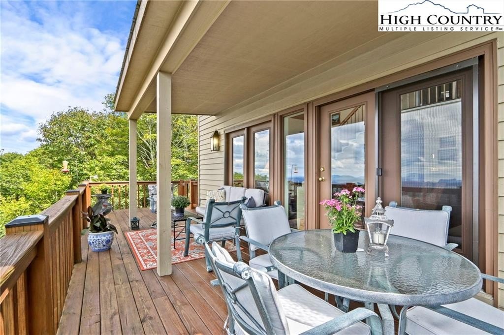 Boone, North Carolina, 28607, United States, 3 Bedrooms Bedrooms, ,3 BathroomsBathrooms,Residential,For Sale,1941298