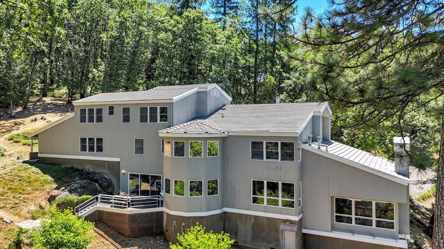 Nevada City, California, 95959, United States, 3 Bedrooms Bedrooms, ,4 BathroomsBathrooms,Residential,For Sale,1903616