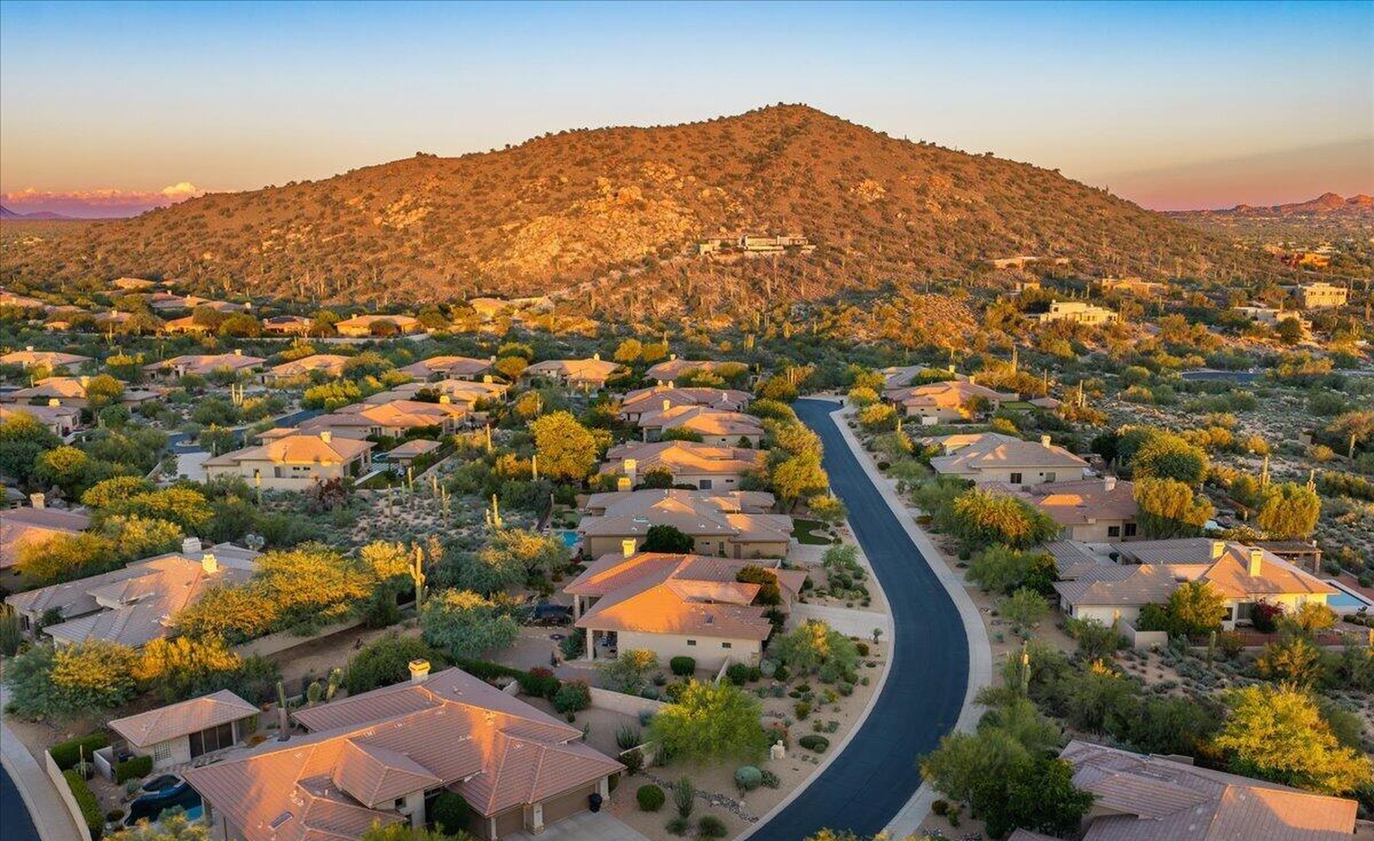  7696 E Moura Dr  Scottsdale, AZ - 物件實景