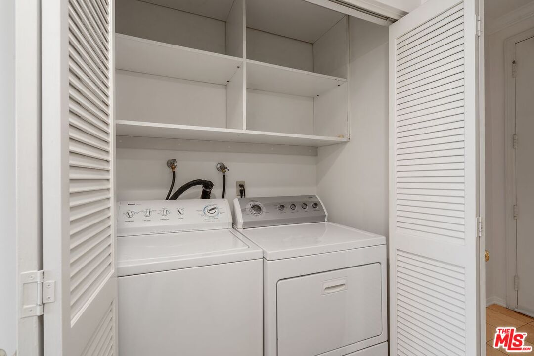 Los Angeles, California, 90024, United States, 2 Bedrooms Bedrooms, ,2 BathroomsBathrooms,Residential,For Sale,1876383