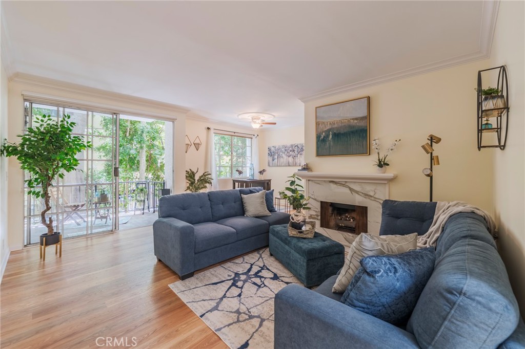 Los Angeles, California, 90024, United States, 2 Bedrooms Bedrooms, ,2 BathroomsBathrooms,Residential,For Sale,1828598