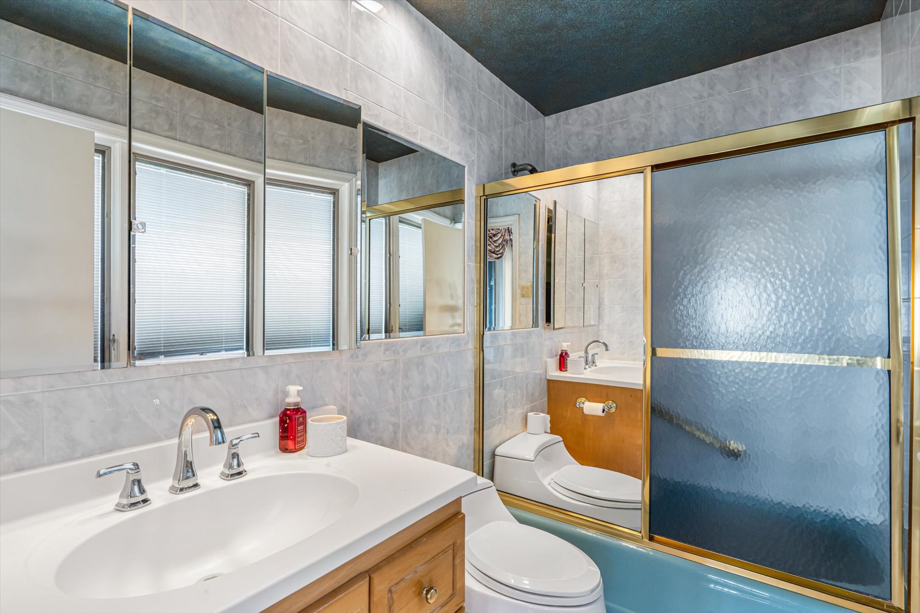  24-51 Little Neck Boulevard, Bayside, NY, 11360 - 物件實景