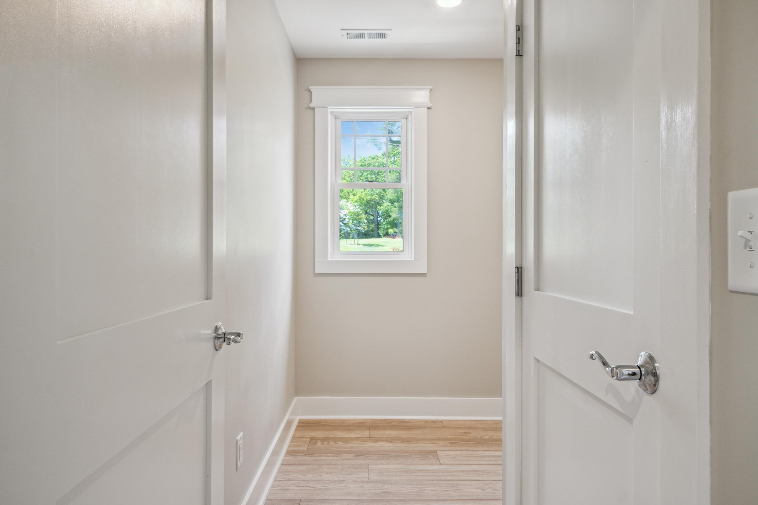 Blacksburg, Virginia, 24060, United States, 4 Bedrooms Bedrooms, ,4 BathroomsBathrooms,Residential,For Sale,1838349