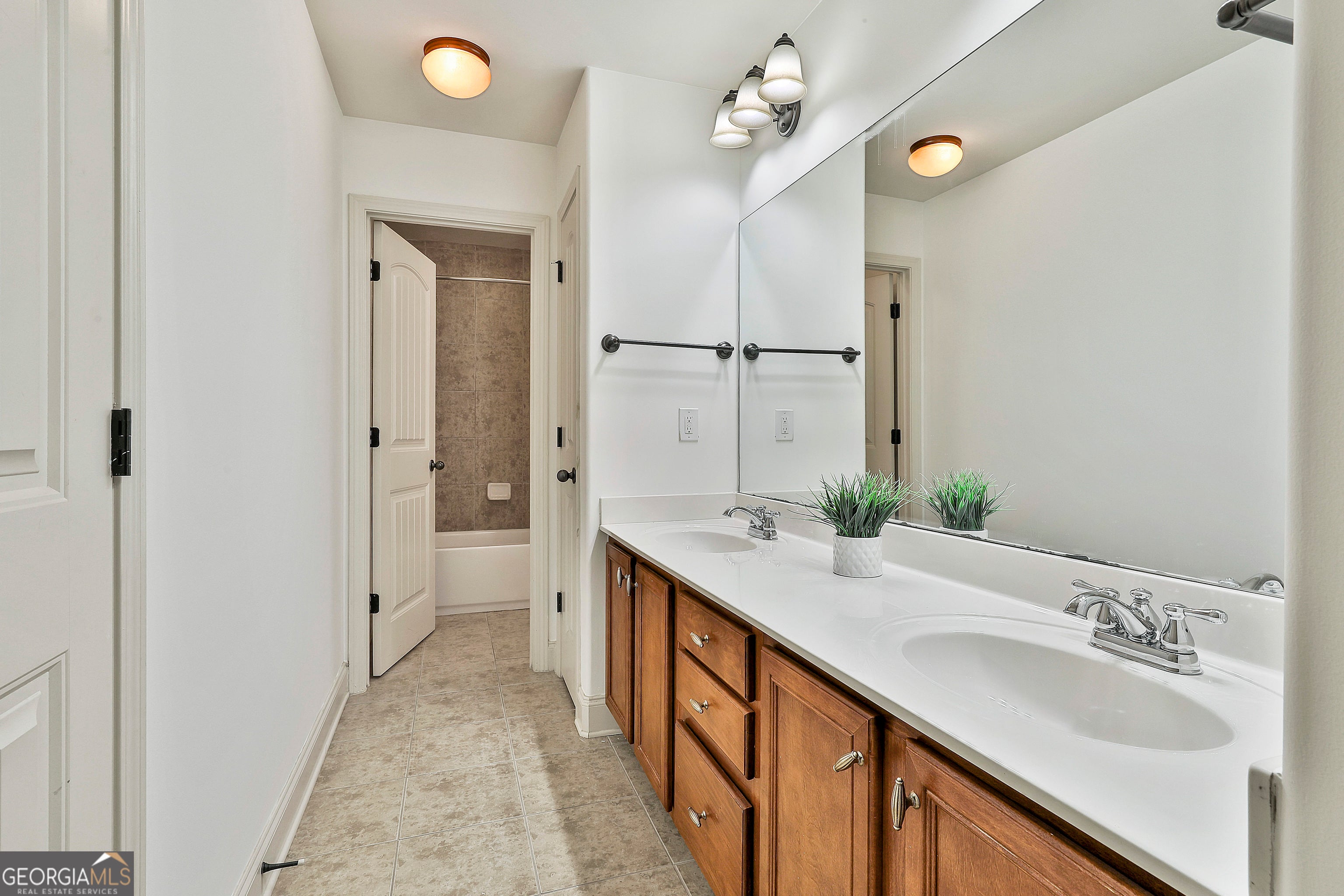 Douglasville, Georgia, 30135, United States, 5 Bedrooms Bedrooms, ,4 BathroomsBathrooms,Residential,For Sale,1999896