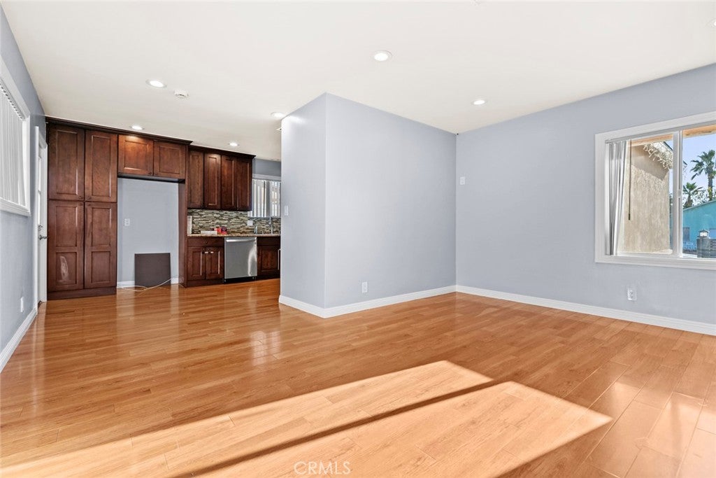 Sun Valley, California, 91352, United States, 5 Bedrooms Bedrooms, ,3 BathroomsBathrooms,Residential,For Sale,1987876