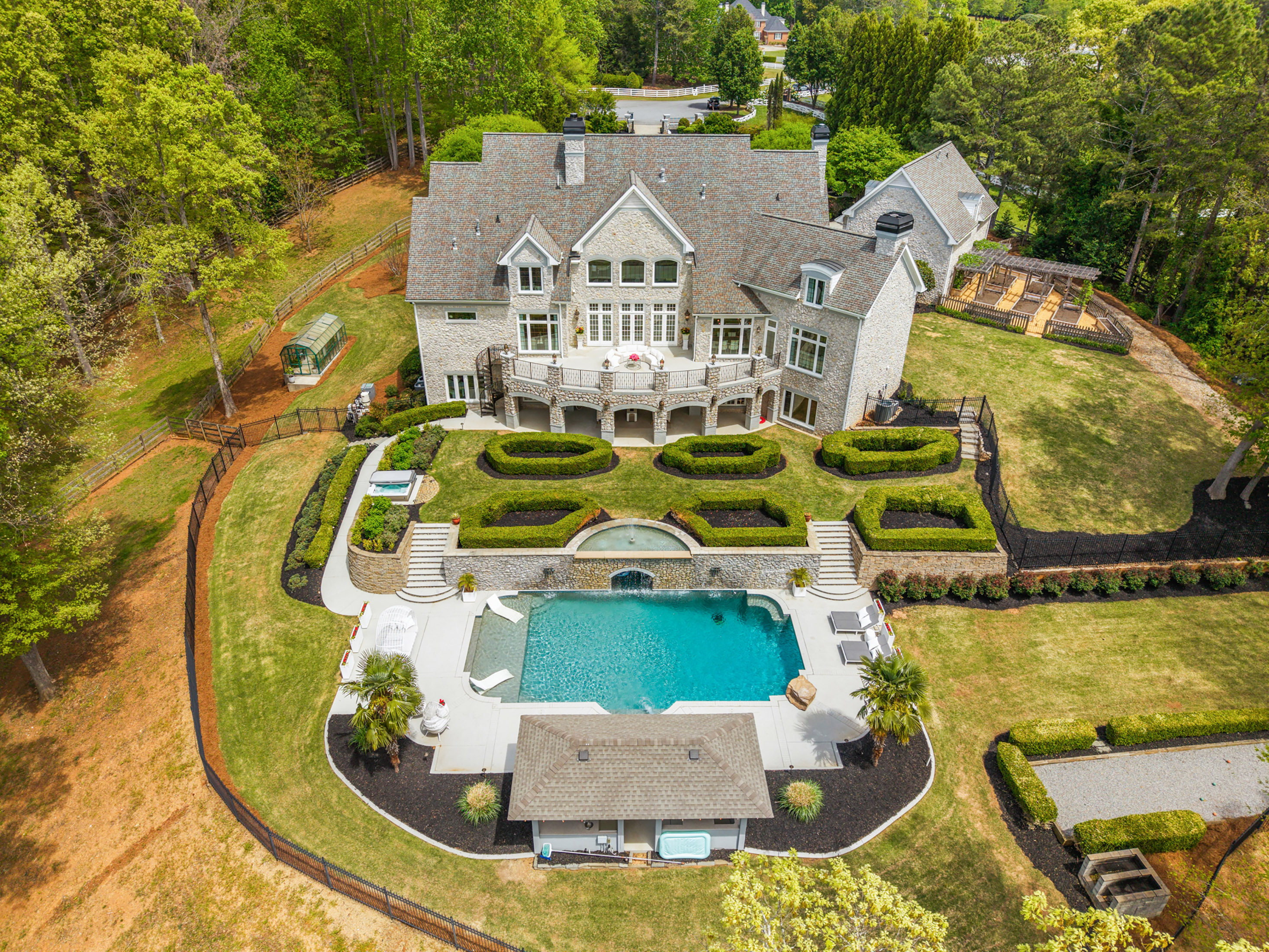  Experience Elevated Living in this Exceptional Estate-Style Residence - 物件實景