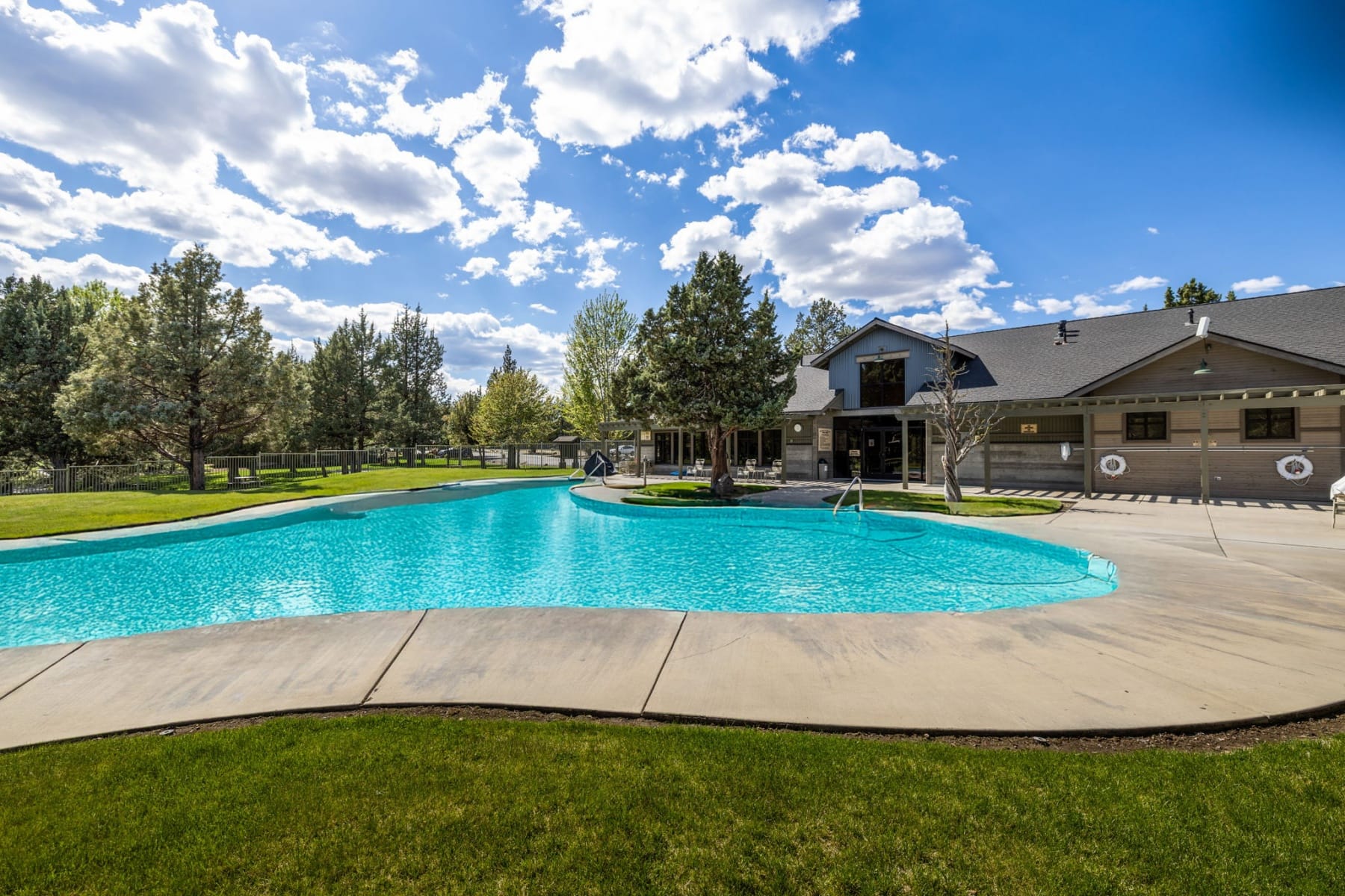  1144 Highland View Loop Redmond, OR 97756 - 物件實景